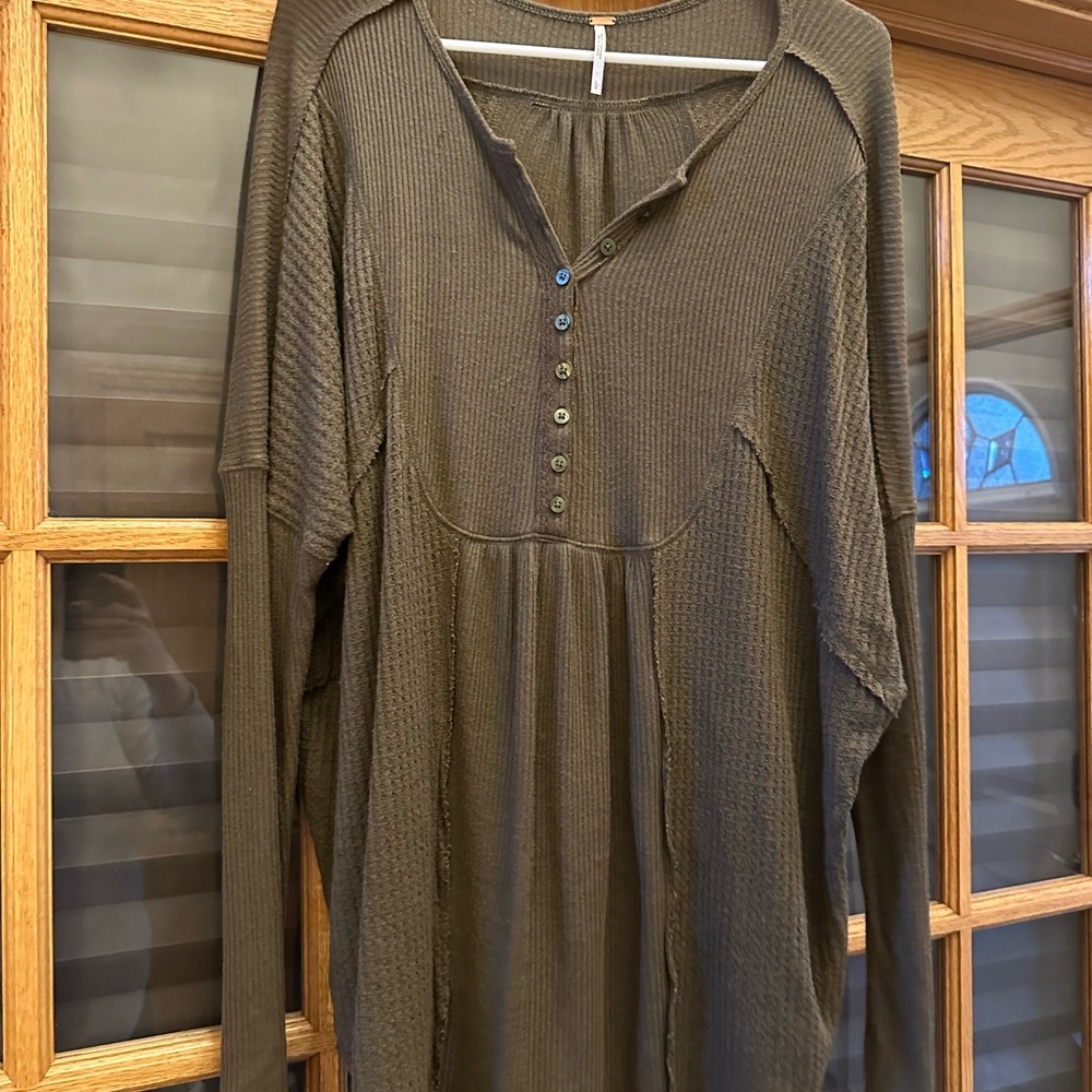 Free People Leo Henley Olive green L